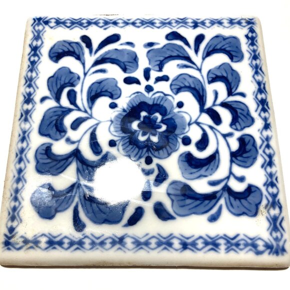 Set of 4 Vintage Blue + White Ceramic Tiles - Picture 5 of 9